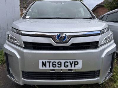 TOYOTA VOXY 2019 1.8 hybrid electric petrol 7 seats ulez free euro6