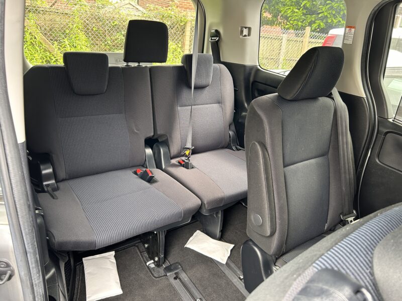 TOYOTA VOXY 2019 1.8 hybrid electric petrol 7 seats ulez free euro6