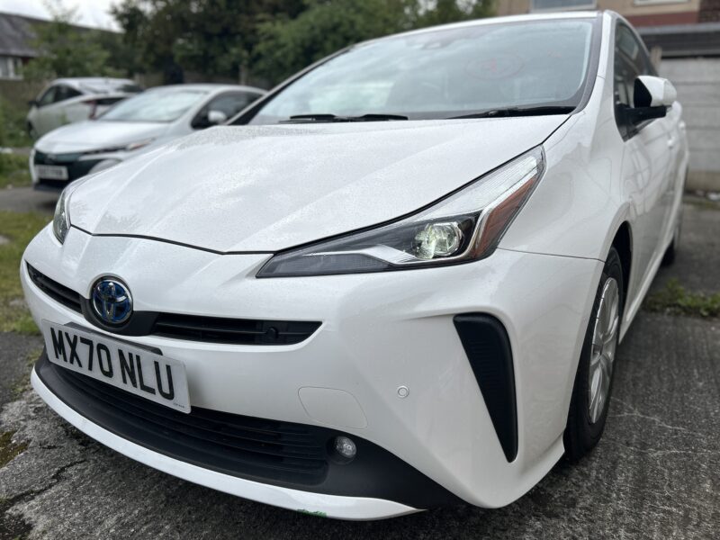 Toyota Prius 5 seats hybrid 2021 with many extra options