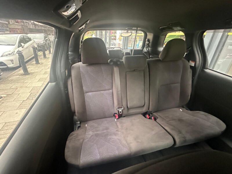 TOYOTA ESTIMA HYBRID 2017 8 seats EURO 6 2wd SILVER