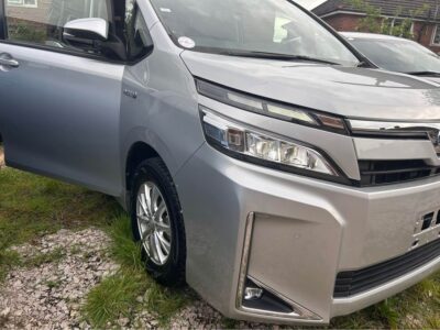 TOYOTA VOXY 2020 SILVER MX20 MZW