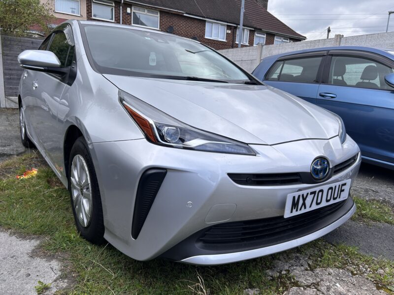 Toyota prius 2021 5 seats hybrid petrol 1.8 euro6