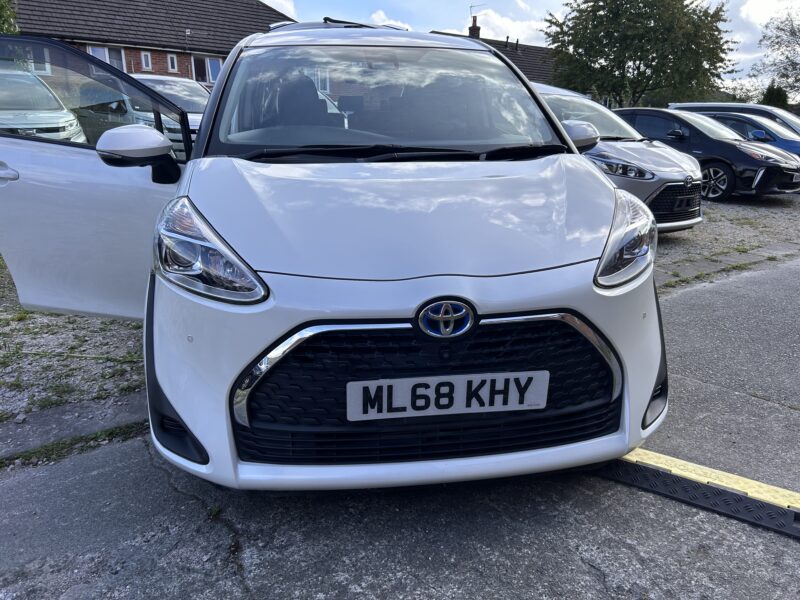 Toyota Sienta 2019 1.5 hybrid euro6 7 seats