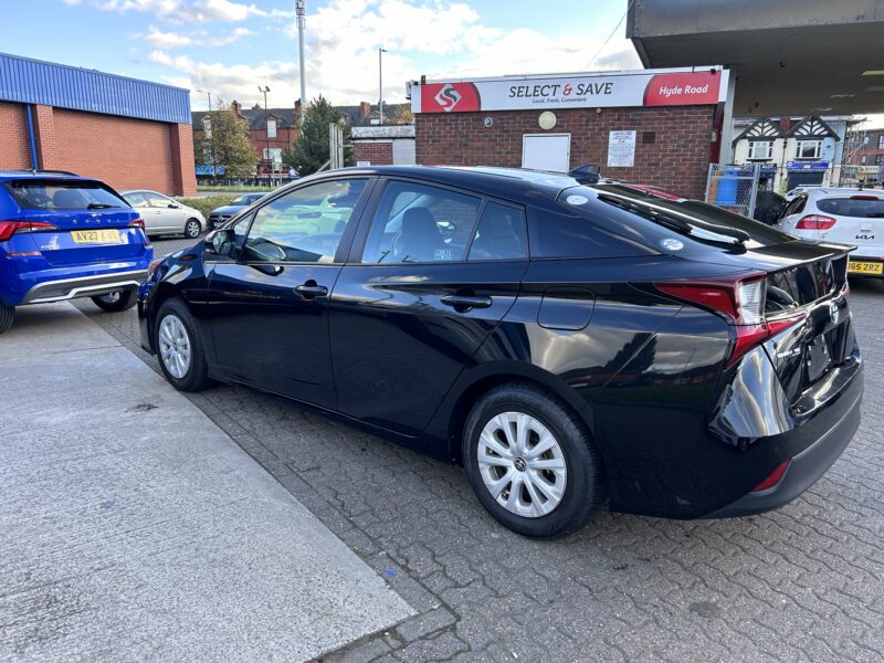 Toyota Prius 2022 hybrid black