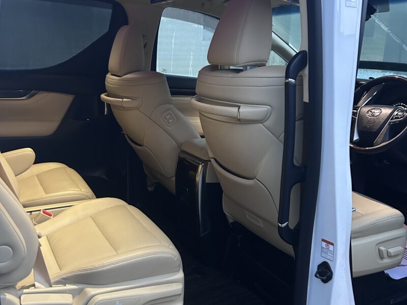 Hybrid Alphard 7 seats 2.4