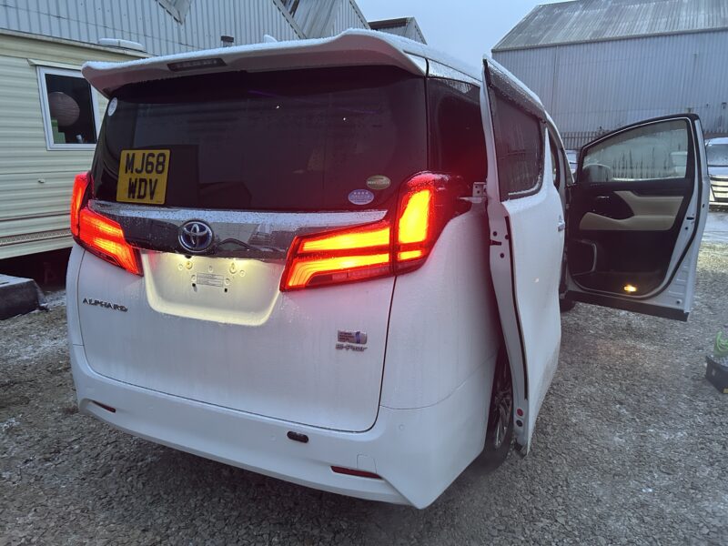 Hybrid Alphard 7 seats 2.4
