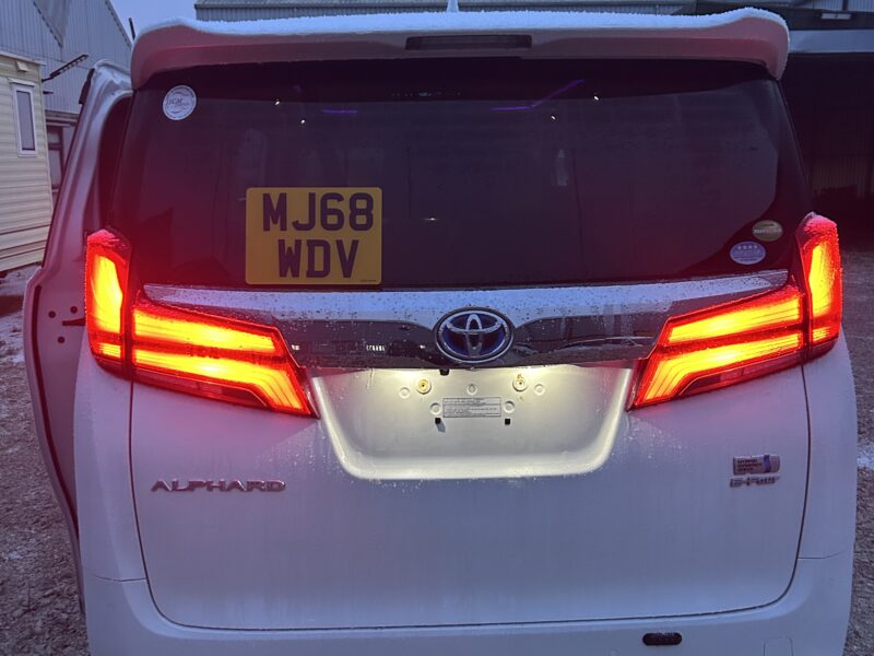 Hybrid Alphard 7 seats 2.4