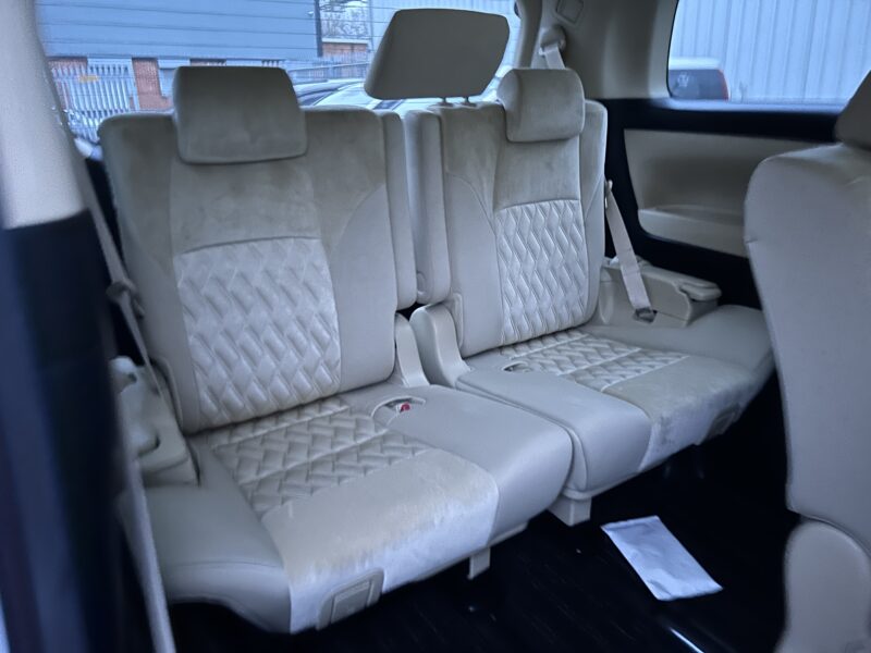 Hybrid Valfire 8 seats