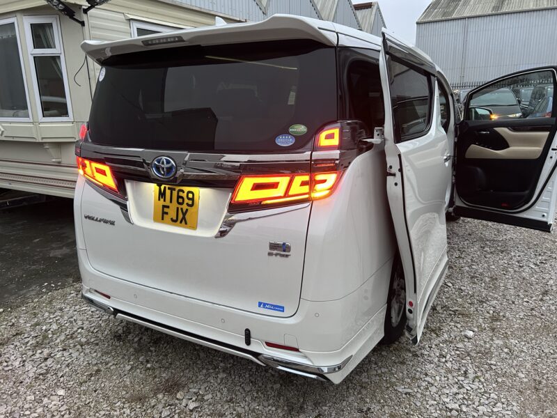 Hybrid Valfire 8 seats