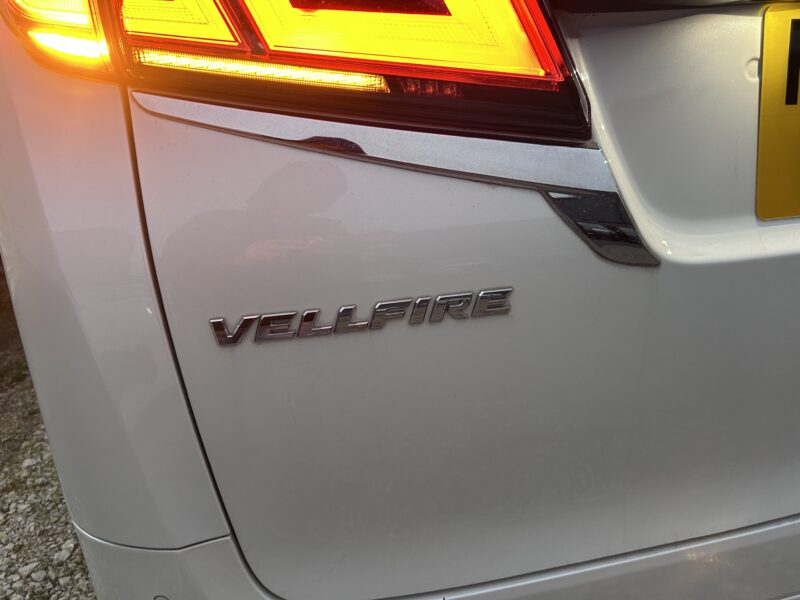 Hybrid Valfire 8 seats
