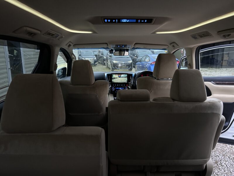 Hybrid Valfire 8 seats