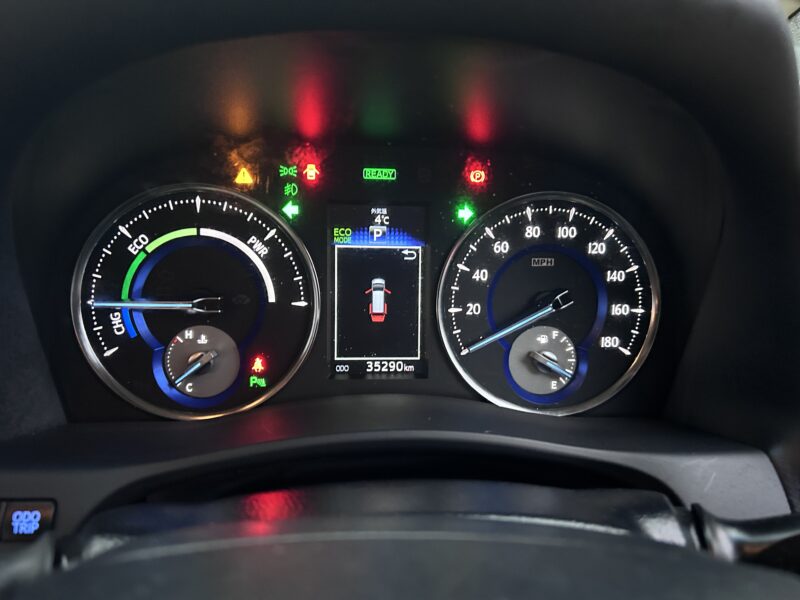 Hybrid Alphard 8 seats