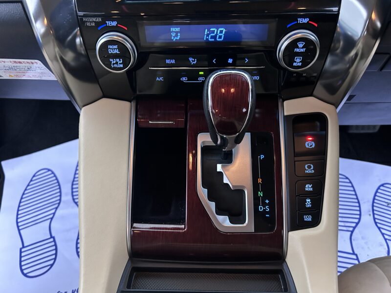 Hybrid Alphard 8 seats
