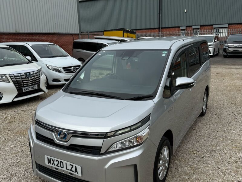 VOXY 2020 hybrid 7 seats