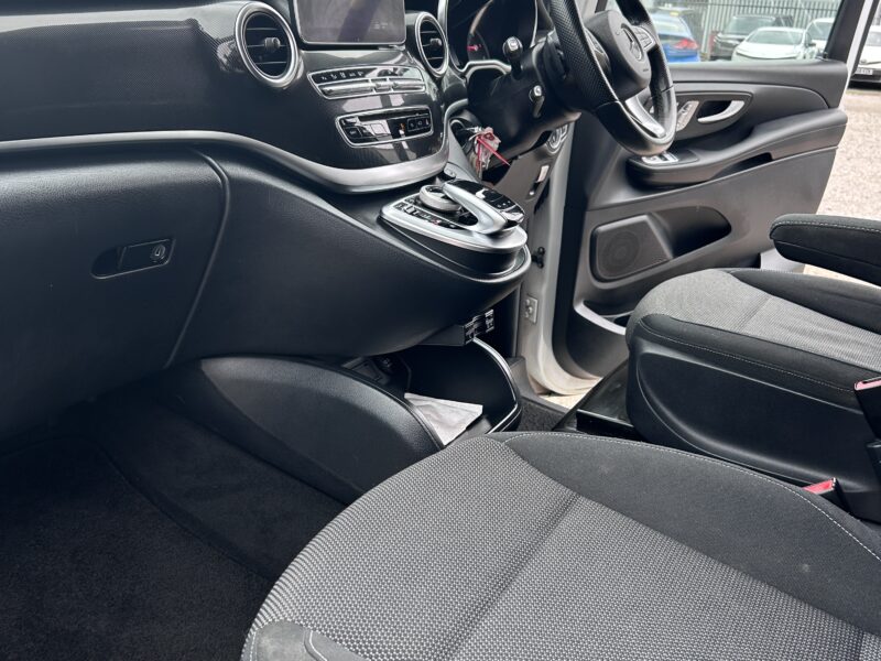 MERCEDES V220d 7 seats desil