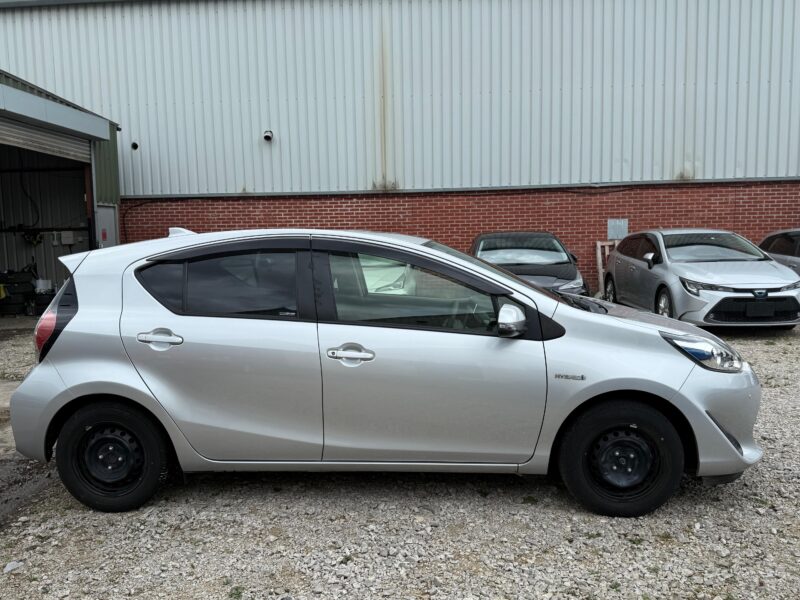 2019 toyota aqua hybrid
