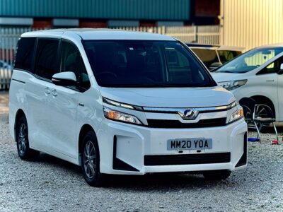 Hybrid voxy 2020