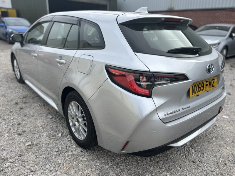Hybrid corolla 1.8 automatic
