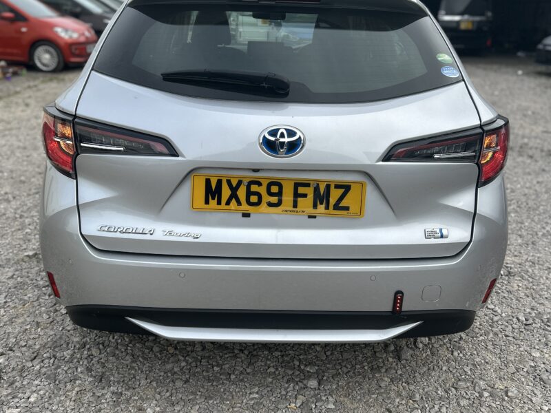 Hybrid corolla 1.8 automatic