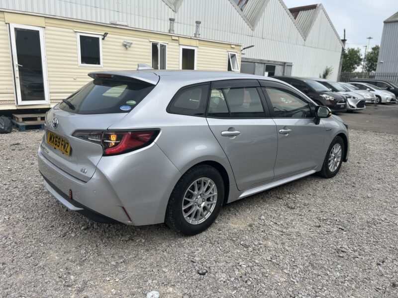 Hybrid corolla 1.8 automatic