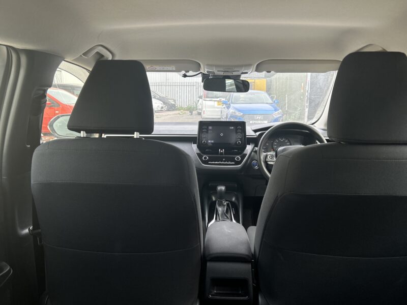Hybrid corolla 1.8 automatic