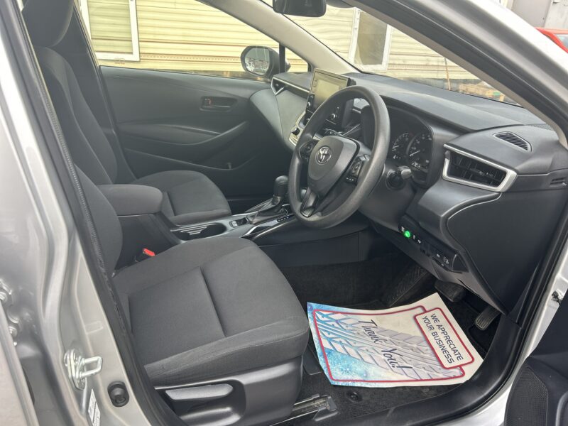 Hybrid corolla 1.8 automatic