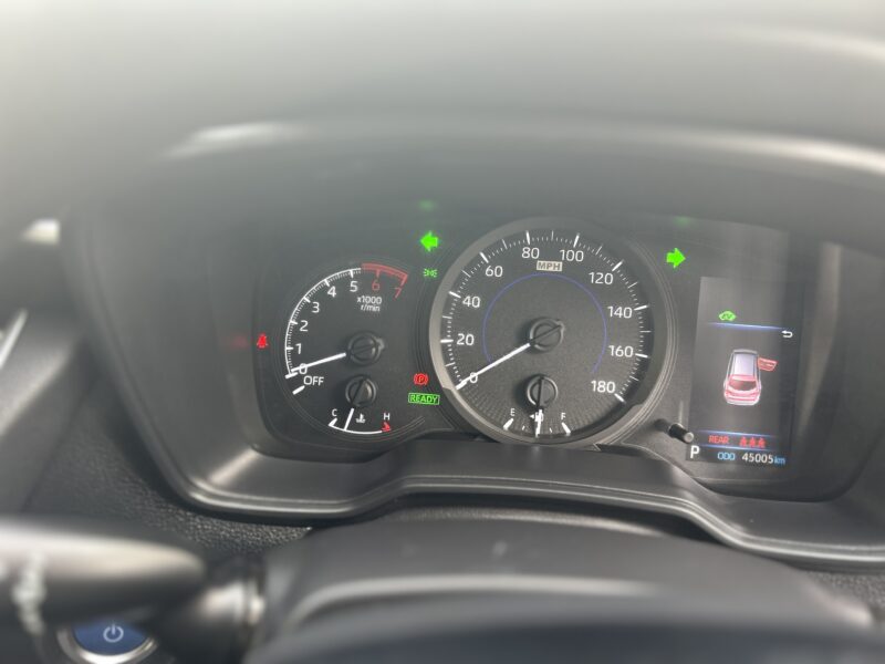 Hybrid corolla 1.8 automatic