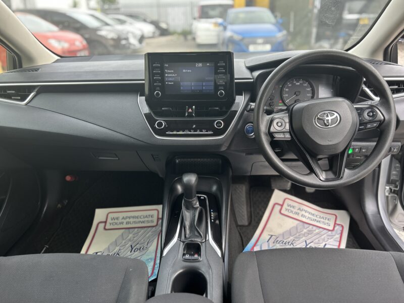 Hybrid corolla 1.8 automatic