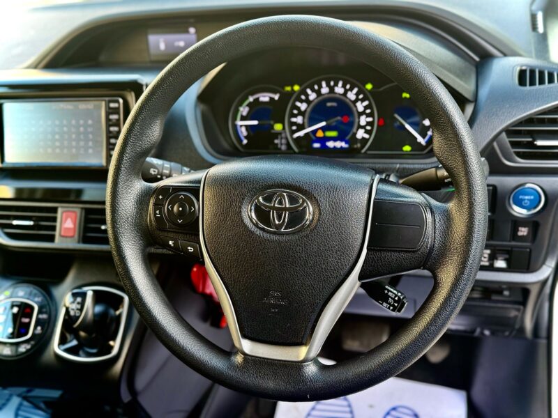Hybrid voxy 2020