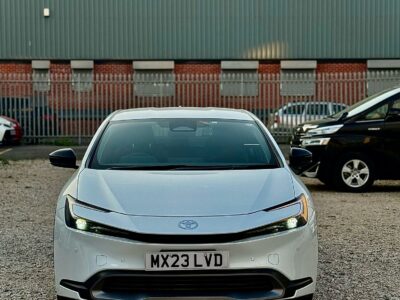 Prius 2023 hybrid 5 seats