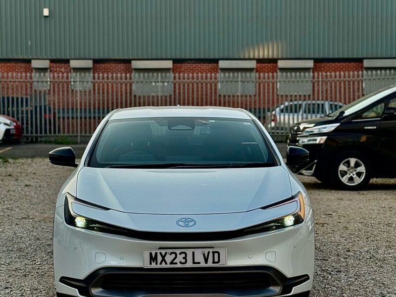 Prius 2023 hybrid 5 seats