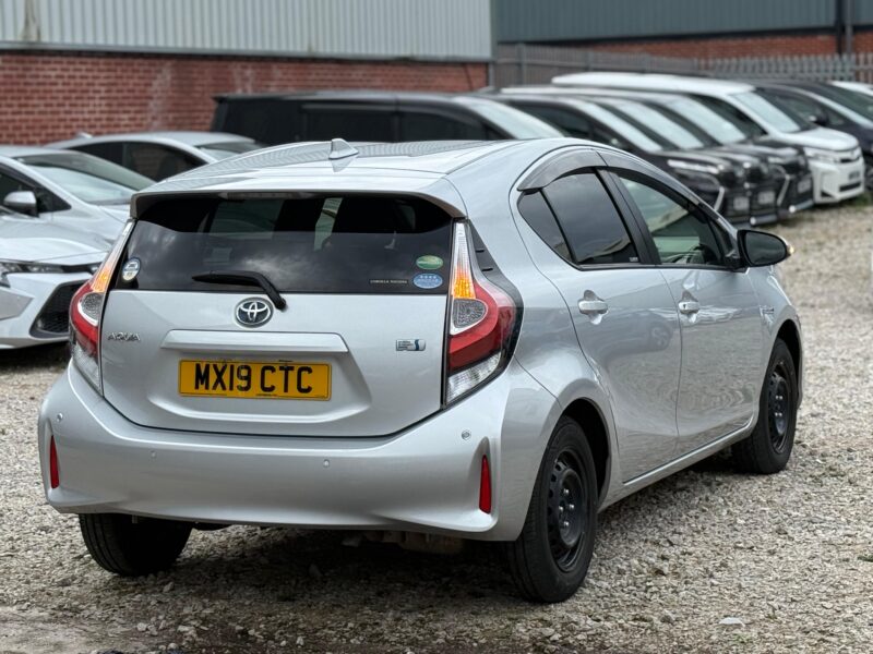 2019 toyota aqua hybrid