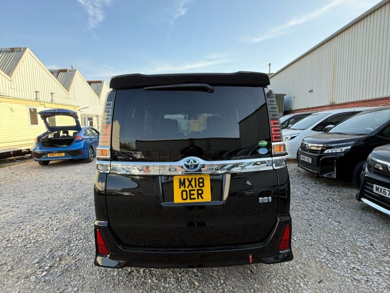 MX18 OER voxy hybrid 7 seat facelift