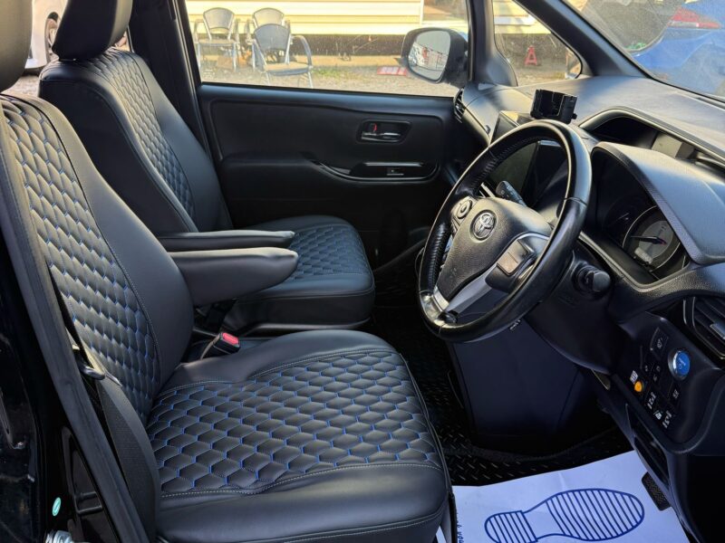 MX18 OER voxy hybrid 7 seat facelift