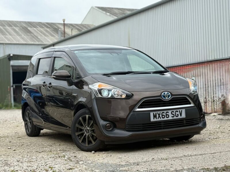 Hybrid toyota Sienta 2017 7 seats