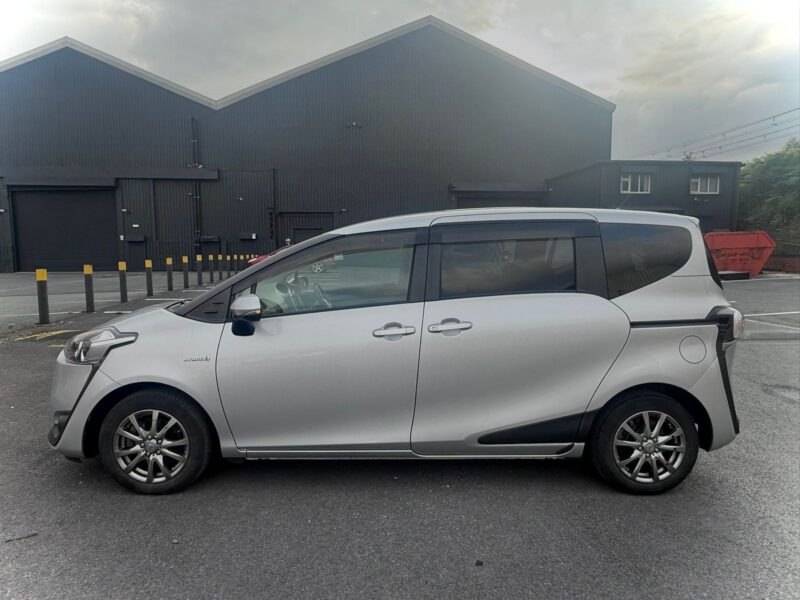 Toyota Sienta Hybrid 7 Seater | Uber XL Approved | Automatic | £9995