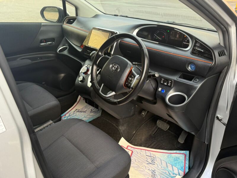 Toyota Sienta Hybrid 7 Seater | Uber XL Approved | Automatic | £9995