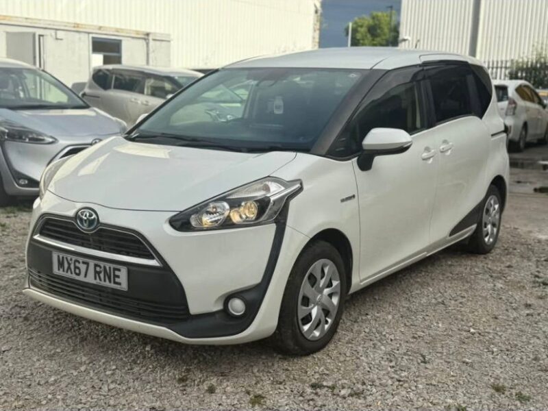 Toyota Sienta Hybrid 7 Seater Car Sale Manchester, UK