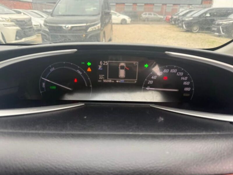 Toyota Sienta Hybrid 7 Seater Car Sale Manchester, UK