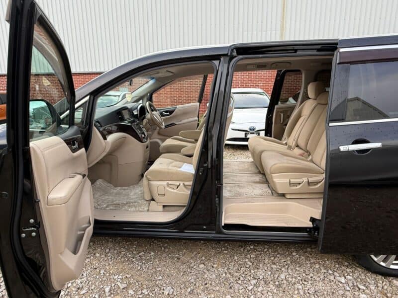 2010 Nissan Elgrand 2.5 Petrol/LPG – 8 Seater MPV | Automatic | HPI Clear | Finance Available