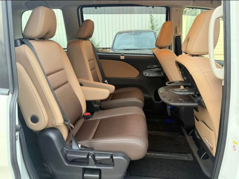 2019 Nissan Serena Hybrid | 7 Seater Auto | HPI | Finance | Manchester