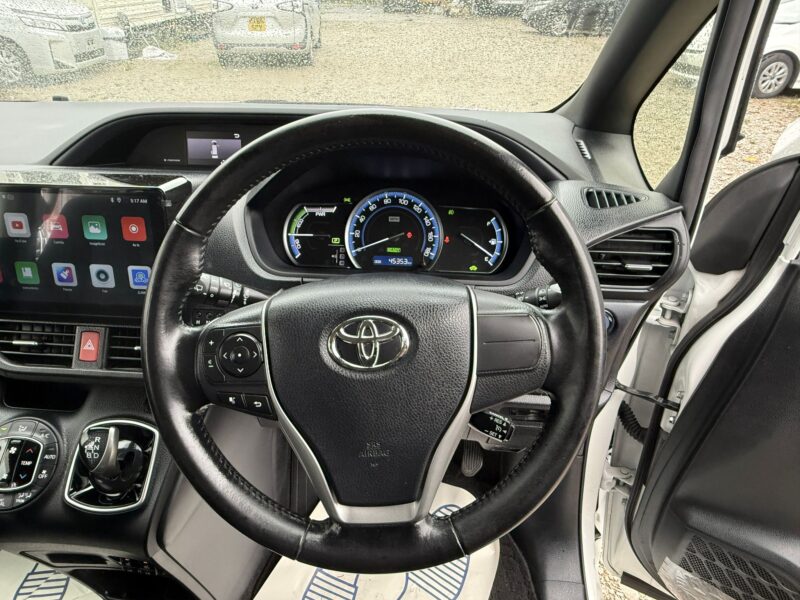 2017 Toyota Voxy Hybrid 7 Seater – HPI Clear, Finance Available | Manchester