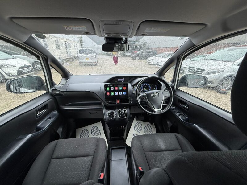2017 Toyota Voxy Hybrid 7 Seater – HPI Clear, Finance Available | Manchester