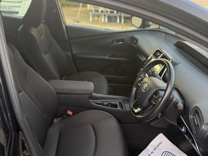 Toyota Prius 2018 Hybrid Automatic – Excellent Condition – Manchester Cars