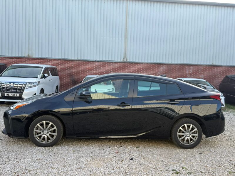 Toyota Prius 2018 Hybrid Automatic – Excellent Condition – Manchester Cars