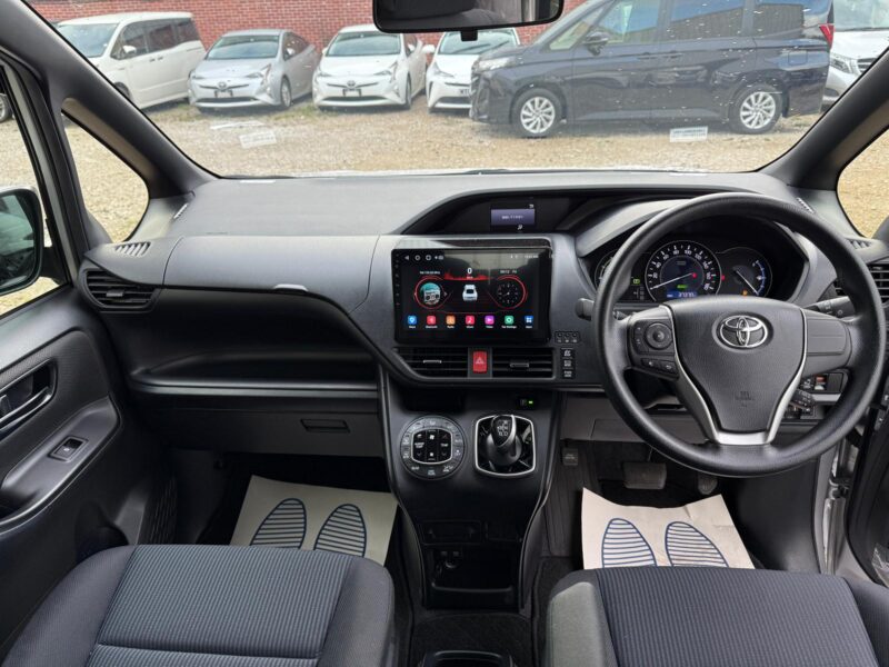 Toyota Voxy 2019 Model Year – Spacious 7 Seater Hybrid for Sale in Manchester, ULEZ Compliant, Euro 6, Ready to Drive Away