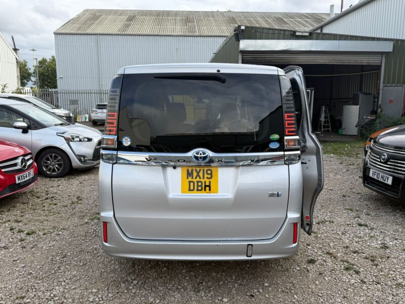 Toyota Voxy 2019 Model Year – Spacious 7 Seater Hybrid for Sale in Manchester, ULEZ Compliant, Euro 6, Ready to Drive Away
