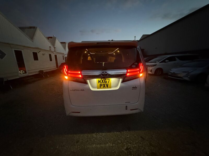 2017 Toyota Alphard 2.5 Hybrid – ULEZ Compliant, Low Mileage, Premium 7-Seater MPV– For Sale in Manchester
