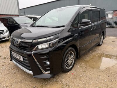 Toyota Voxy 2017 Hybrid 1.8 Automatic | ULEZ Free Euro 6 | Low Mileage | Manchester