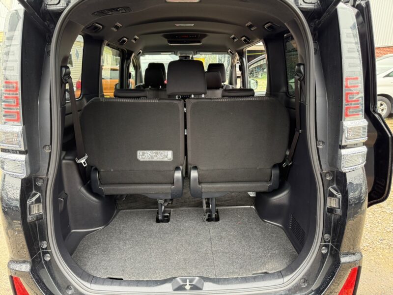 Toyota Voxy 2017 Hybrid 1.8 Automatic | ULEZ Free Euro 6 | Low Mileage | Manchester